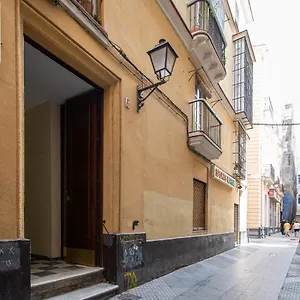 sagasta-1750-apartment-cadiz-city-center.hotelsincadiz.net/